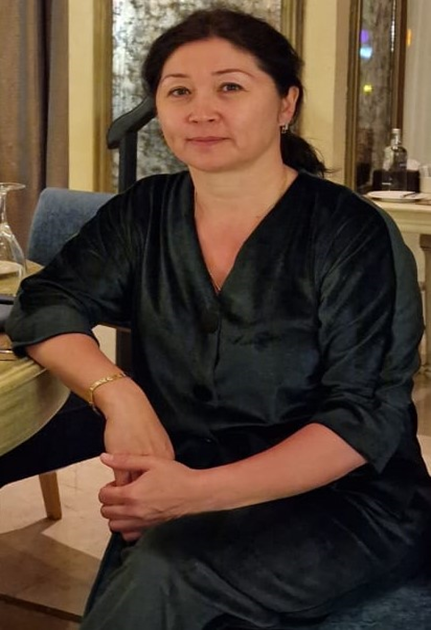 Хаджиметова Лобар Адилжановна -орыс тілі мен әдебиеті пәні мұғалімі